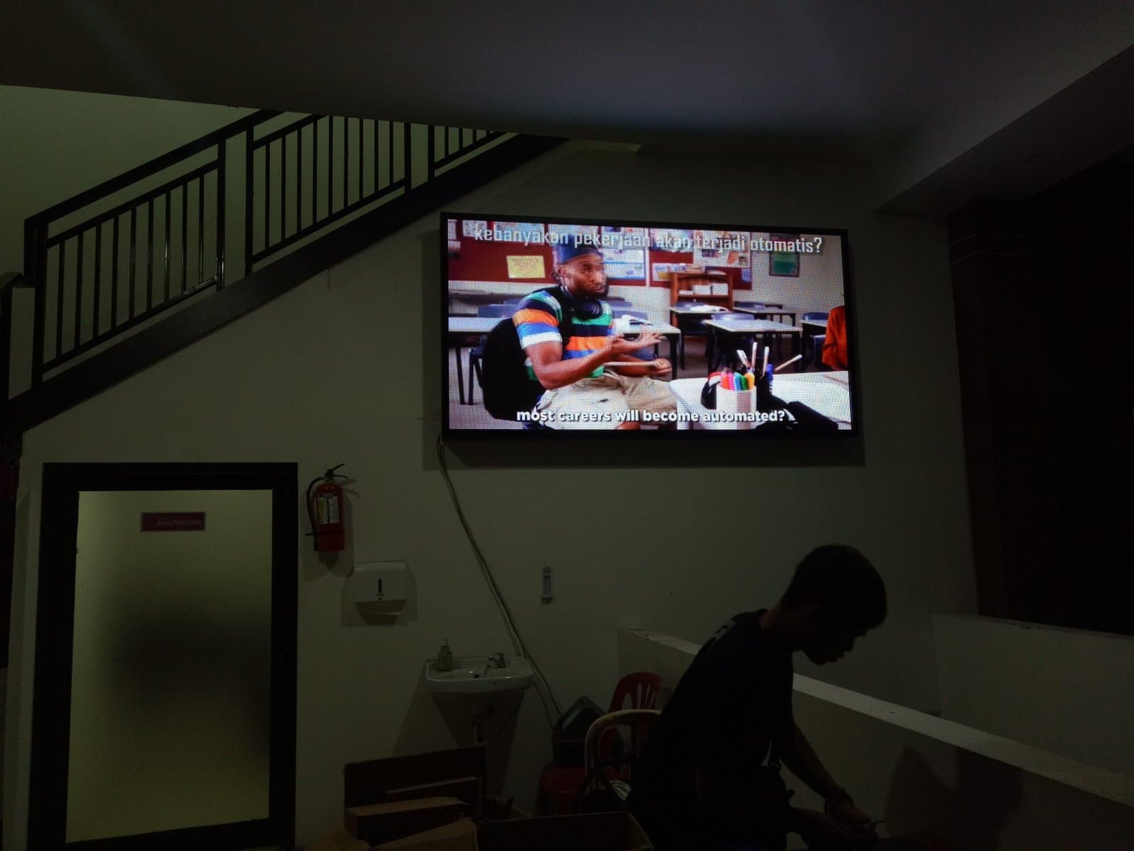 Hasil akhir pemasangan videotron indoor P4 di Bethany Salatiga